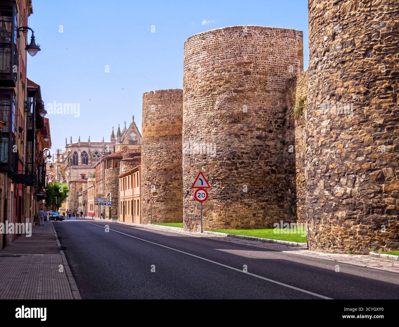 Muralla romana en l'Avenida de los Cubos. León. Castille León. España. Banque D'Images