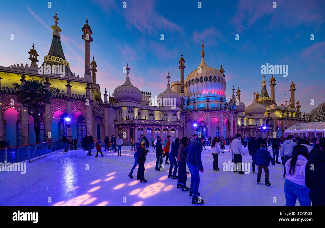 Patinage sur glace au Royal Pavilion Brighton, Angleterre Banque D'Images