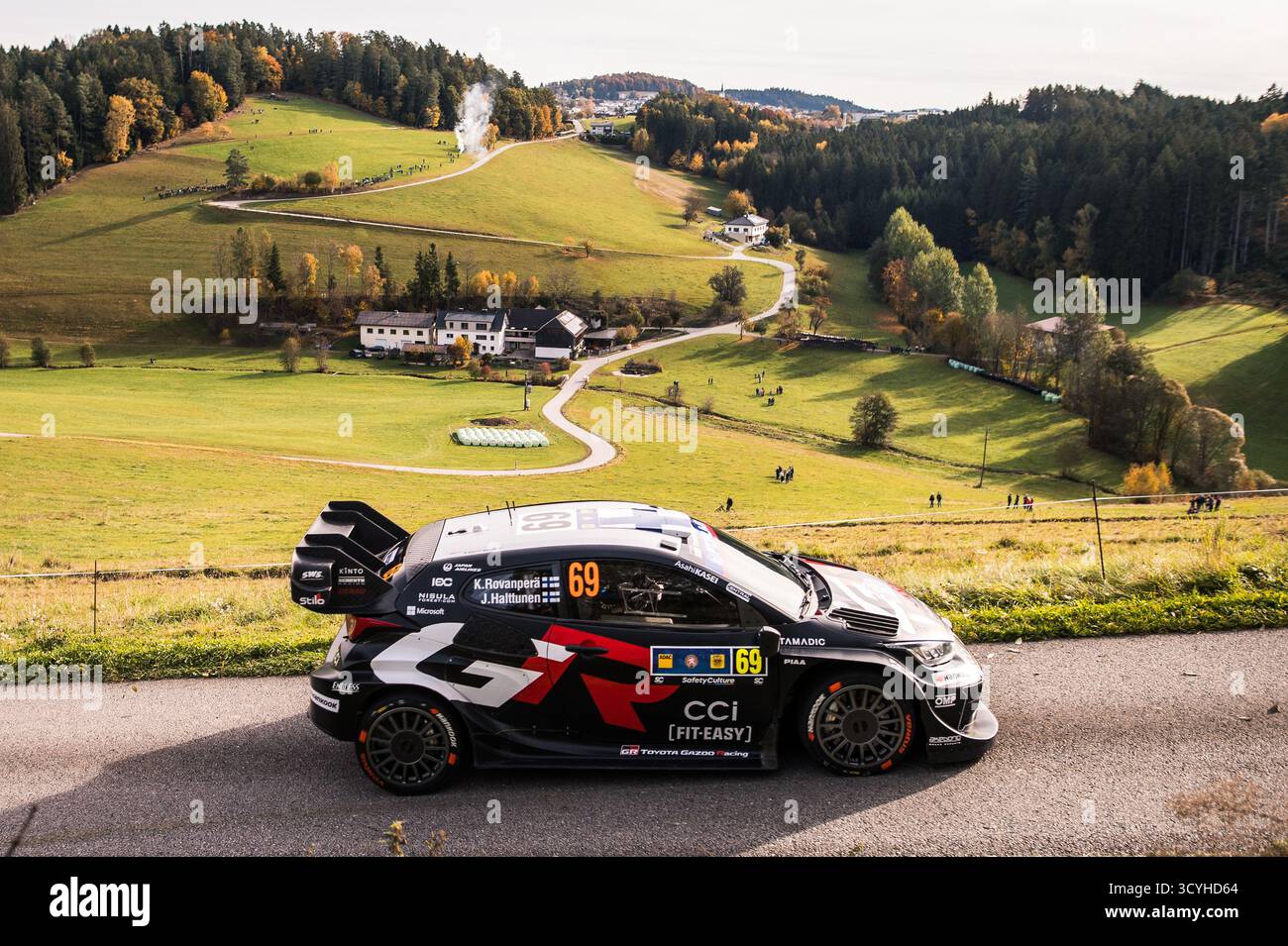 Rohrbach, Autriche. 19 octobre 2025. Kalle Rovanpera, Jonne Halttunen avec Toyota GR Yaris Rally1 en action lors du WRC Central European Rally 2025 à Rohrbach, Autriche, le 19 octobre 2025. Crédit : Petr Skrivanek/CTK photo/Alamy Live News Banque D'Images