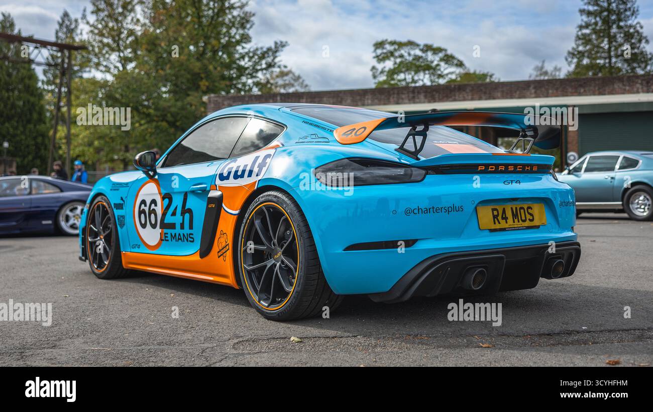 Porsche 718 Cayman GTS 2020, exposée au Bicester Motion Scramble qui s'est tenu le 5 octobre 2025. Banque D'Images