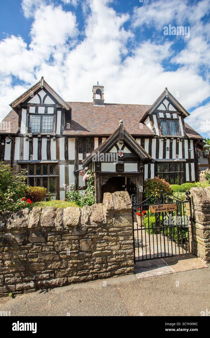 L'ancienne école de grammaire dans le village Herefordshire de Weobley fait partie du sentier noir et blanc Banque D'Images