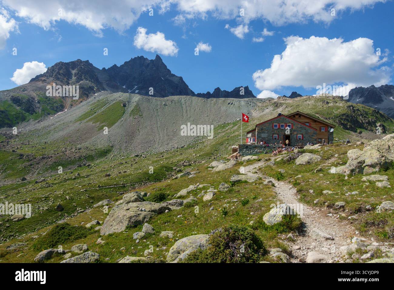 Randonnée alpine à Piz Kesch à Graubünden, Suisse Banque D'Images