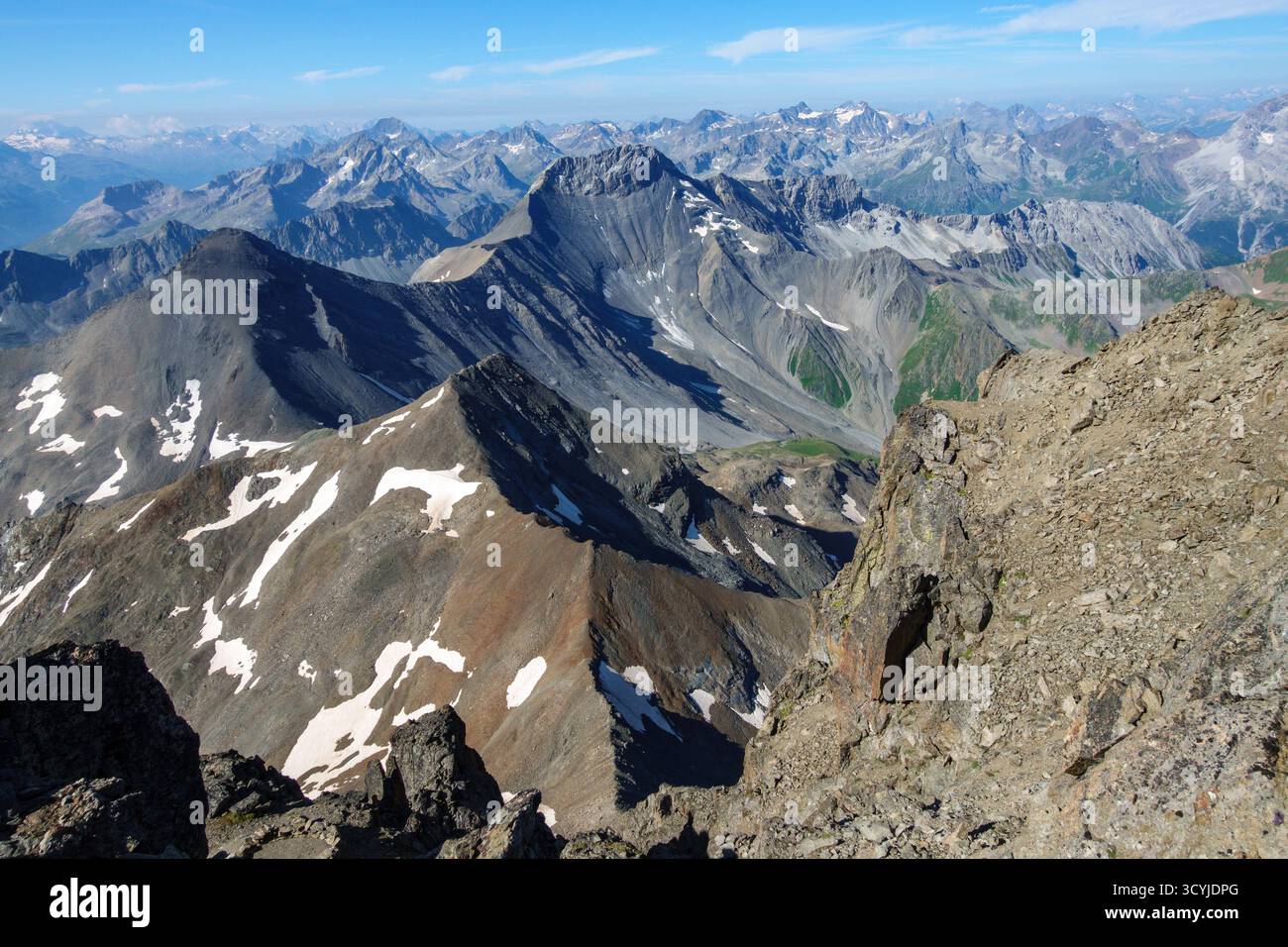Randonnée alpine à Piz Kesch à Graubünden, Suisse Banque D'Images