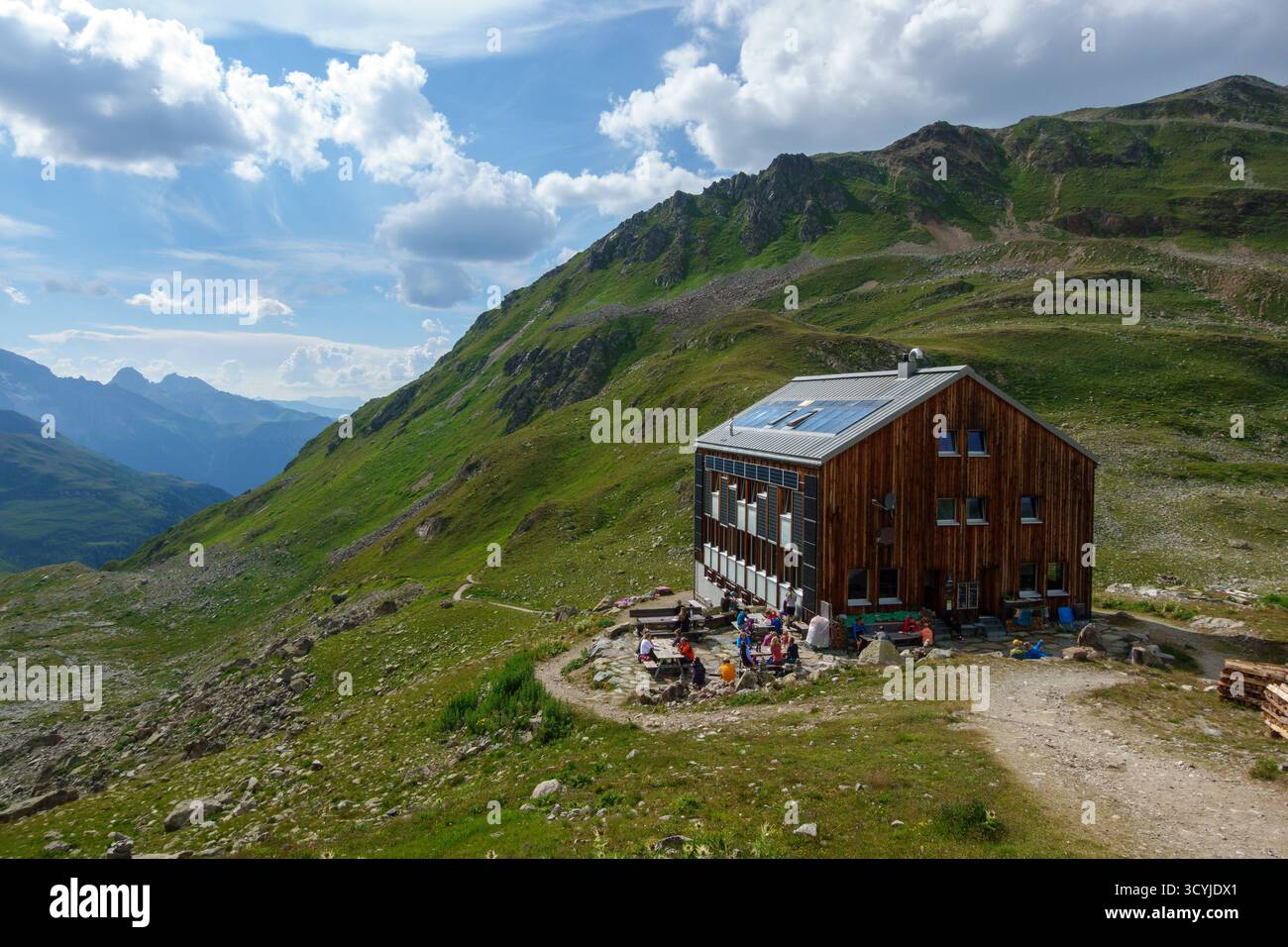Randonnée alpine à Piz Kesch à Graubünden, Suisse Banque D'Images