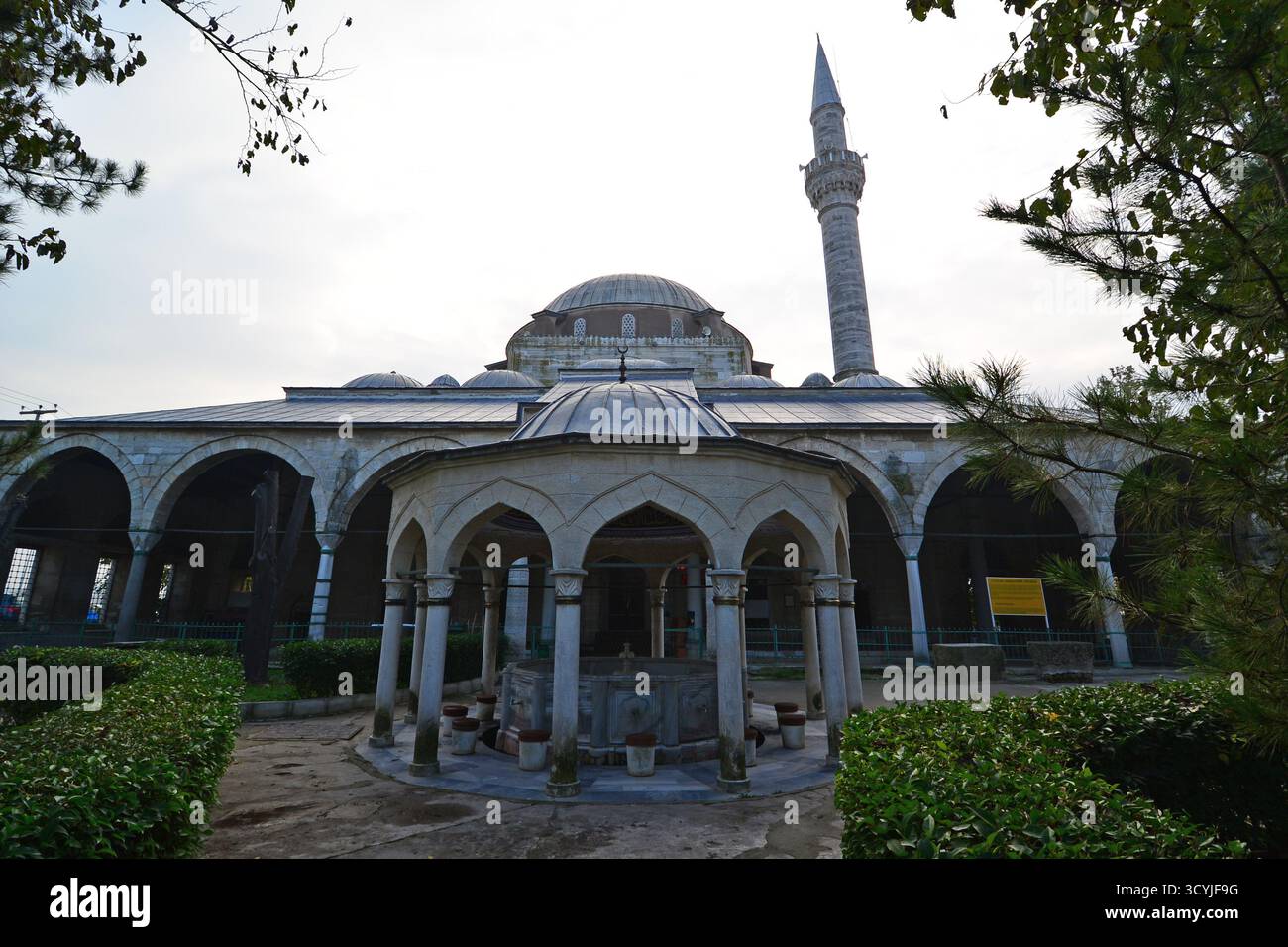 La mosquée Cedit Ali Pacha, située à Babaeski, en Turquie, a été construite par Mimar Sinan au XVIe siècle. Banque D'Images