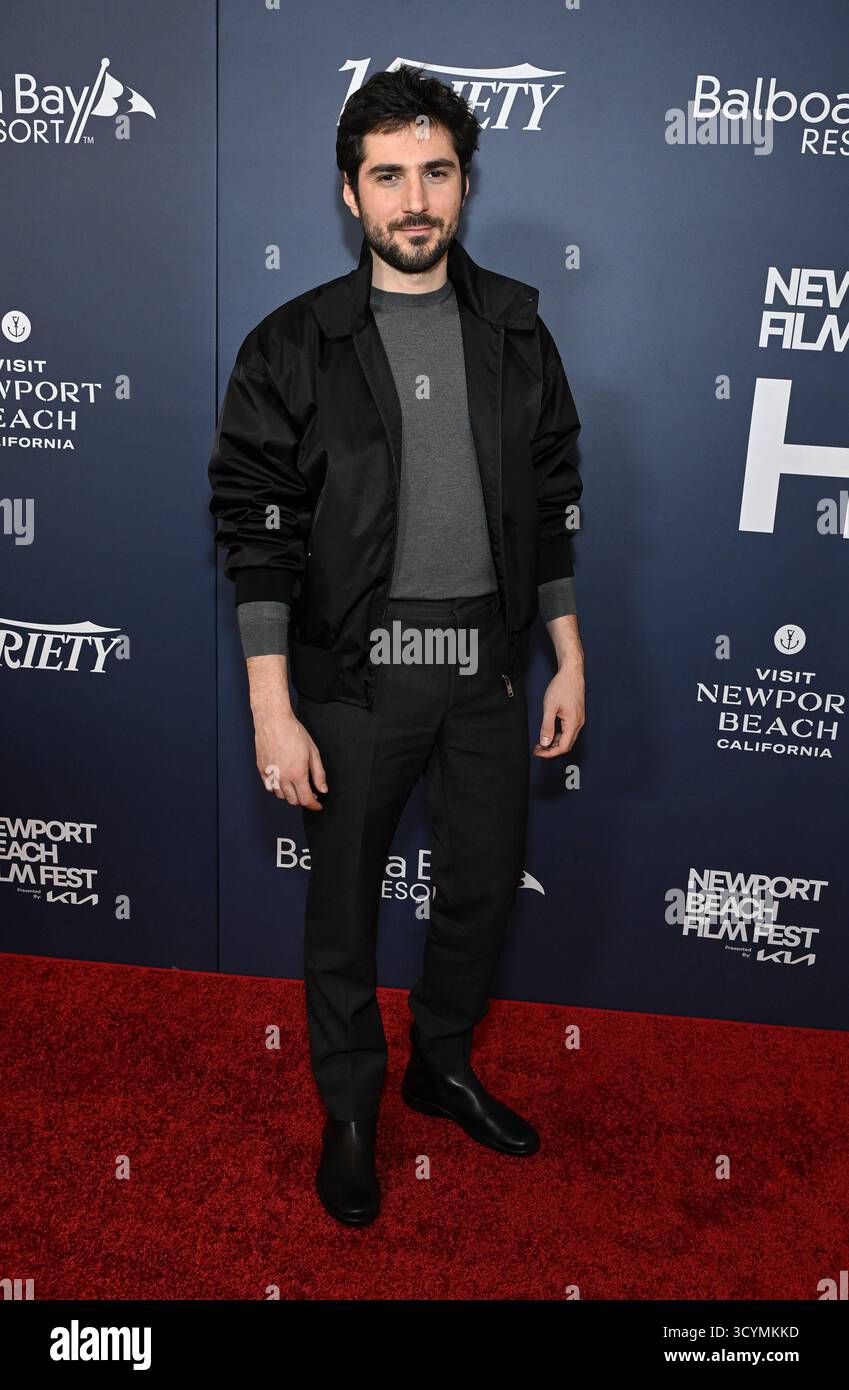 Newport Beach, États-Unis. 19 octobre 2025. Guillaume Marbeck arrive au Newport Beach film Festival Honors and Variety's 10 Actors to Watch Red Carpet au Balboa Bay Resort le 19 octobre 2025 à Newport Beach, CA. Photo par Lisa OConnor/AFF/ABACAPRESS.COM crédit : Abaca Press/Alamy Live News Banque D'Images