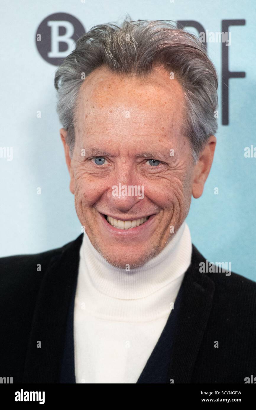 Londres, Angleterre, le 19 octobre 2025. Richard E. Grant assiste à la 100 Nights of Hero Premiere dans le cadre du BFI London film Festival à Londres, Angleterre, le 19 octobre 2025. Photo par Aurore Marechal/ABACAPRESS.COM crédit : Abaca Press/Alamy Live News Banque D'Images