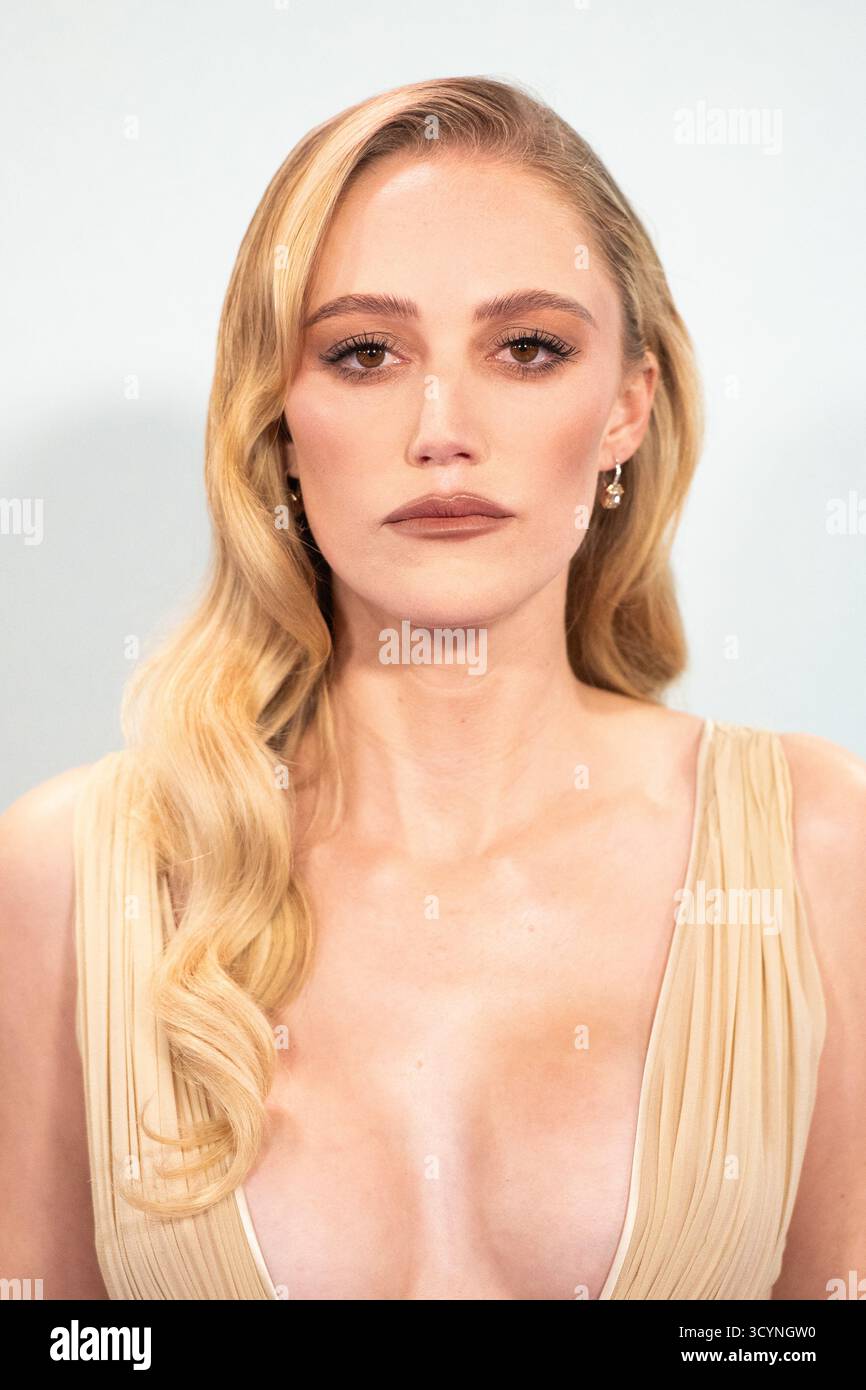 Londres, Angleterre, le 19 octobre 2025. Maika Monroe assiste à la 100 Nights of Hero Premiere dans le cadre du BFI London film Festival à Londres, Angleterre, le 19 octobre 2025. Photo par Aurore Marechal/ABACAPRESS.COM crédit : Abaca Press/Alamy Live News Banque D'Images