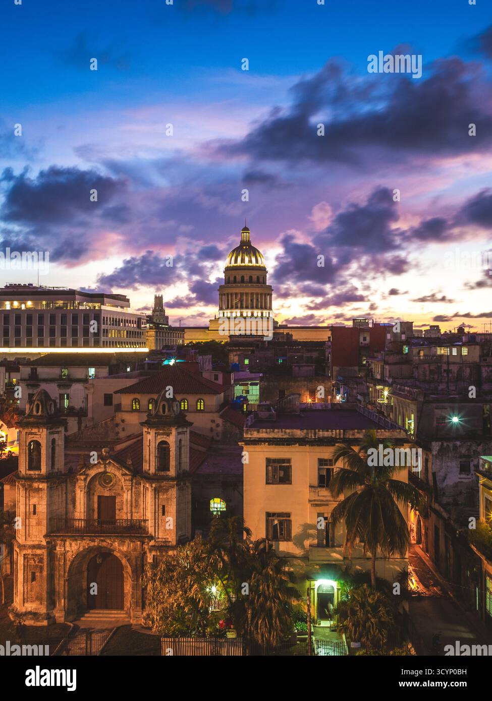 Scène nocturne de la Havane, capitale de Cuba Banque D'Images