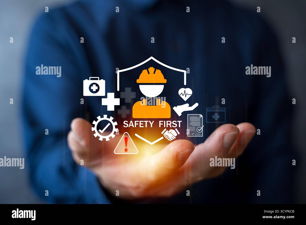 Une personne portant des icônes de sécurité avec un casque, des symboles de santé, de protection représentant la sécurité au travail, la prévention des accidents, la santé au travail, le risque ma Banque D'Images Une personne portant des icônes de sécurité avec un casque, des symboles de santé, de protection représentant la sécurité au travail, la prévention des accidents, la santé au travail, le risque ma Banque D'Images