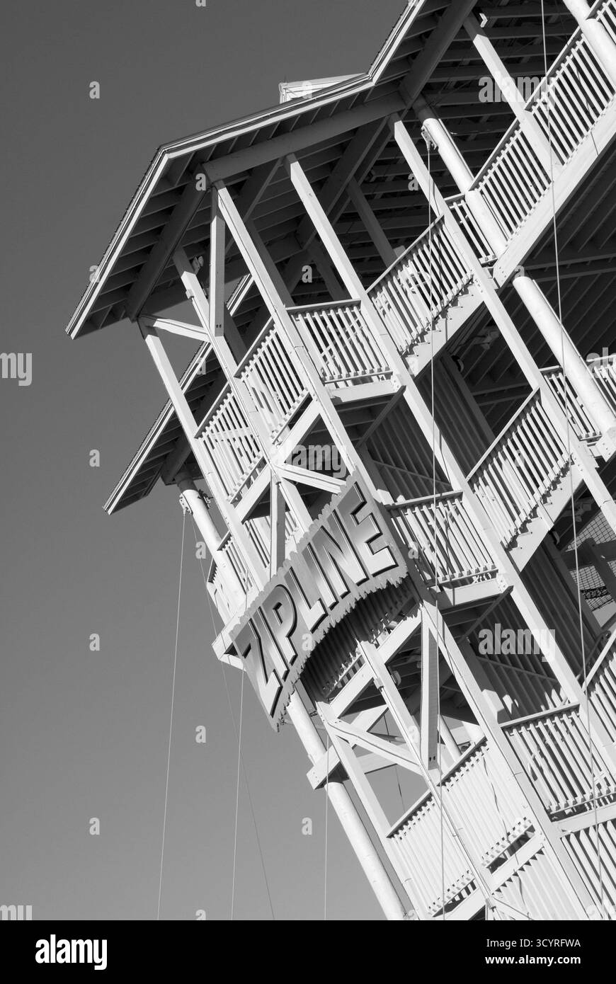 Zipline Adventures à Myrtle Beach, Caroline du Sud, États-Unis. Cette attraction familiale est située sur le site de l'ancien pavillon Myrtle Beach. Banque D'Images