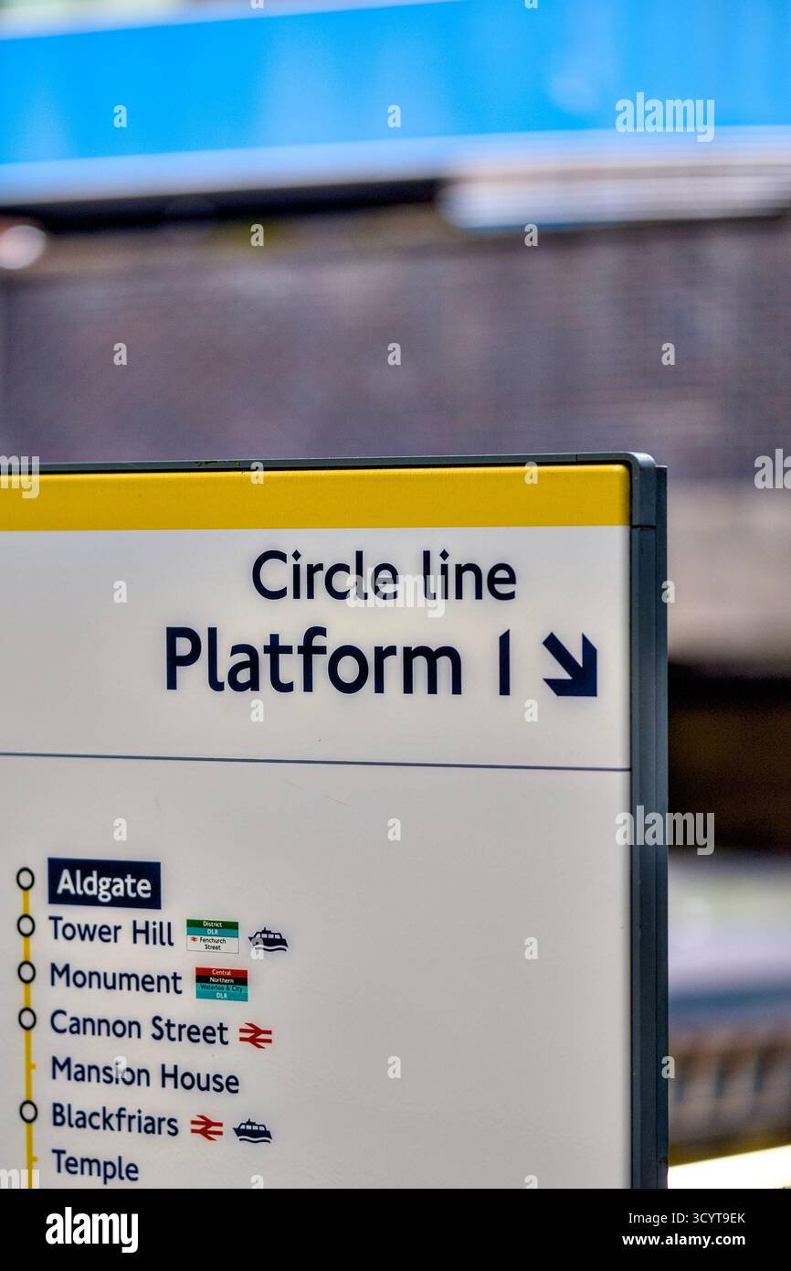 Panneau d'information Circle Line, Aldgate Station, ville de Londres, Angleterre, Royaume-Uni Banque D'Images