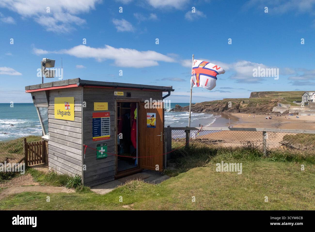 Point de vue RNLI, station à Crooklets Beach, Bude, Cornwall, Royaume-Uni. Royal National Lifeboat institution Banque D'Images