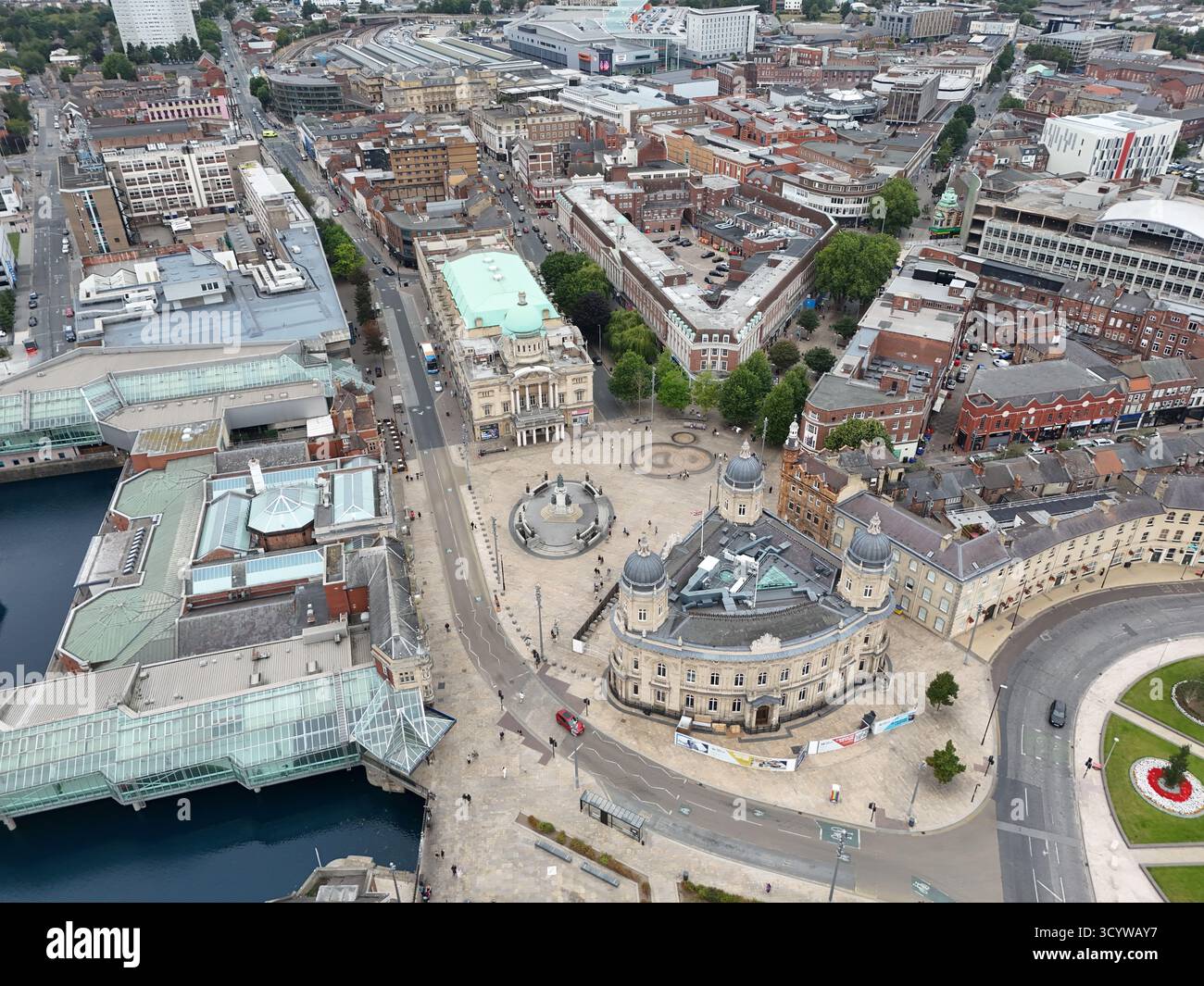 Vue aérienne du centre commercial Princes Quay à Kingston upon Hull, East Riding of Yorkshire, Angleterre. Le centre est construit sur des pilotis au-dessus du Prince's Dock Banque D'Images
