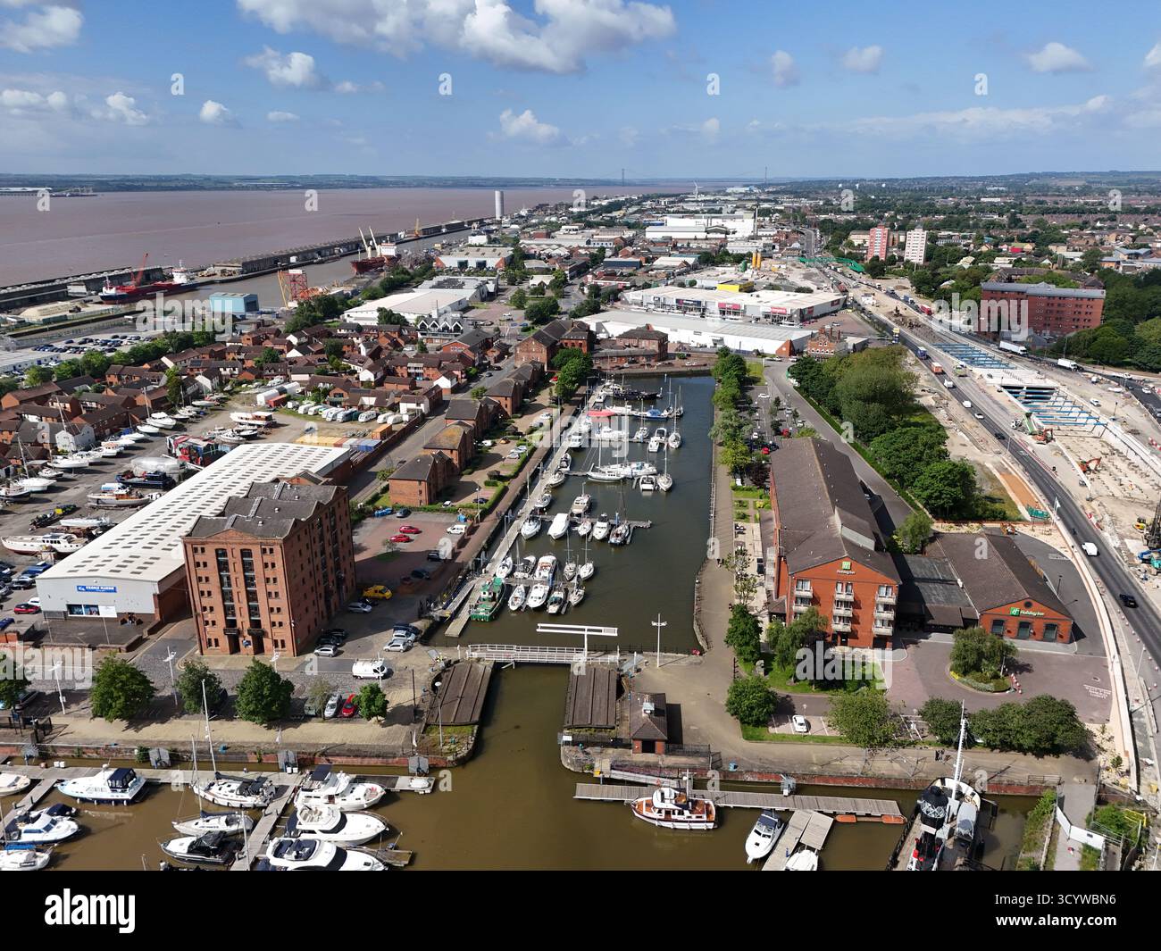 Vue aérienne du centre commercial Princes Quay à Kingston upon Hull, East Riding of Yorkshire, Angleterre. Le centre est construit sur des pilotis au-dessus du Prince's Dock Banque D'Images