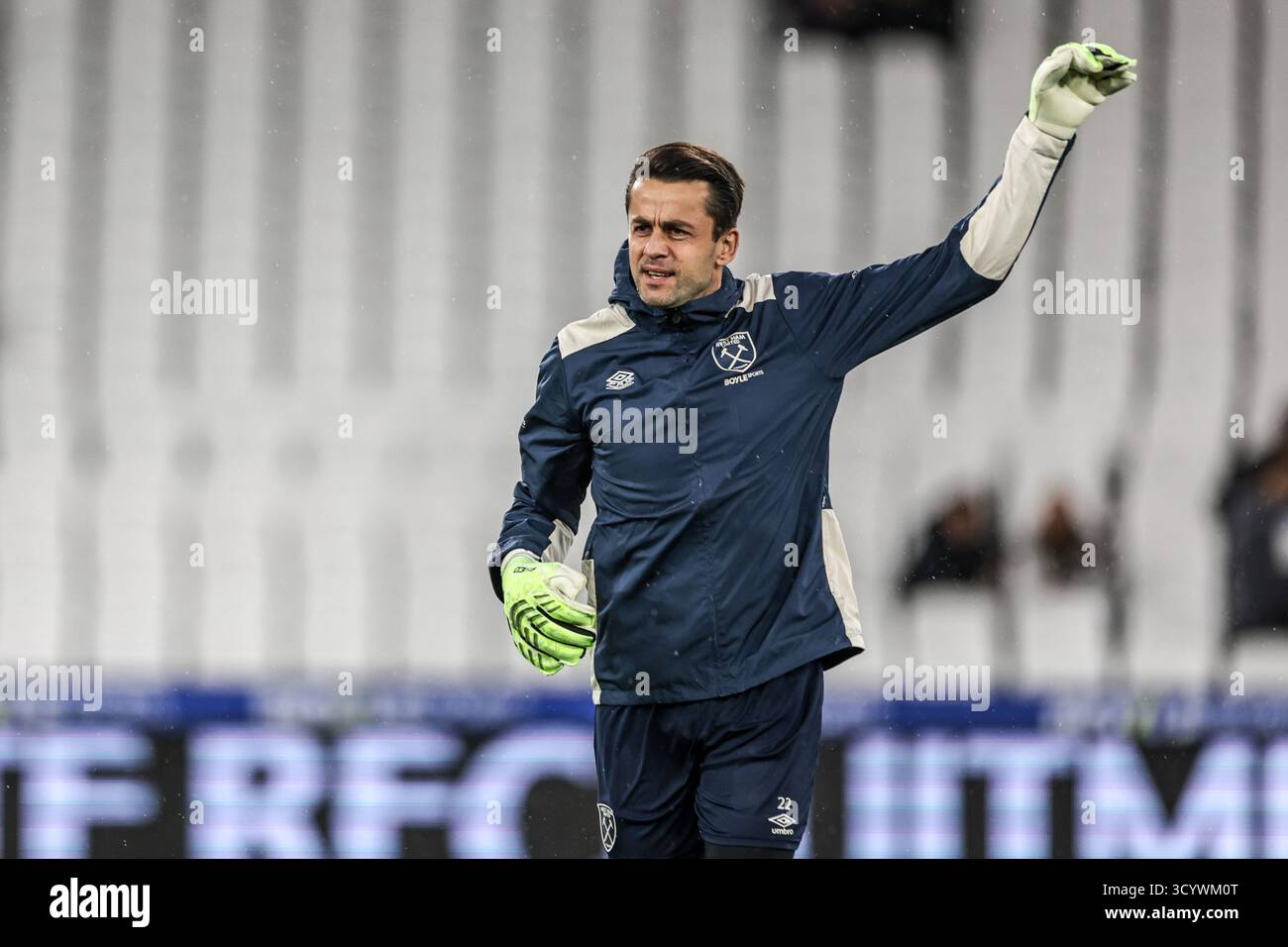 Le gardien de West Ham United Lukasz Fabianski dans la séance d'échauffement d'avant-match lors du match de premier League West Ham United vs Brentford au London Stadium, Londres, Royaume-Uni, 20 octobre 2025 (photo par Mark Cosgrove/News images) Banque D'Images