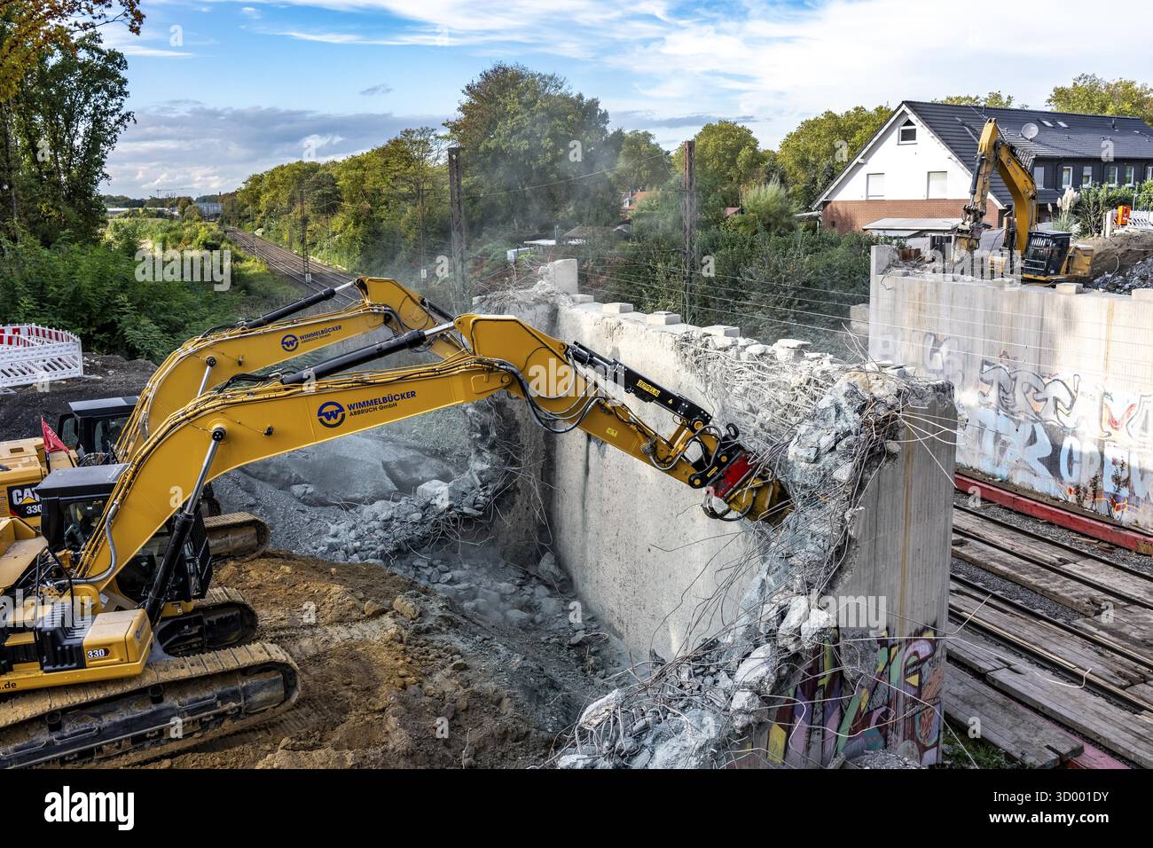 Démolition d'un ancien pont routier, Weierstrasse, puis nouvelle construction du pont pour la conversion à trois voies, pour prolonger l'Emmerich-Oberhausen Banque D'Images Démolition d'un ancien pont routier, Weierstrasse, puis nouvelle construction du pont pour la conversion à trois voies, pour prolonger l'Emmerich-Oberhausen Banque D'Images