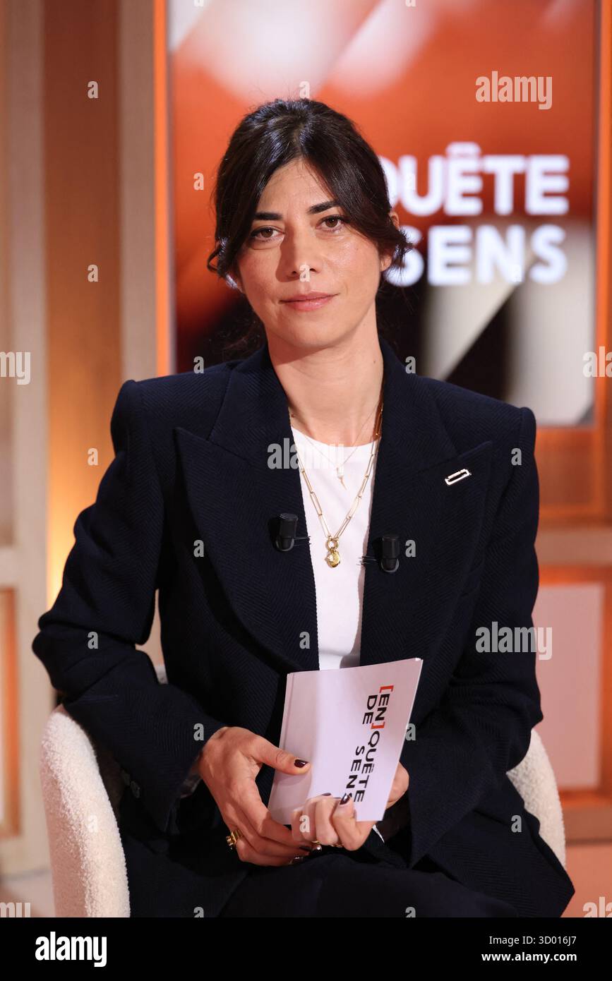 Exclusif - Ava Djamshidi lors de l'émission Enquete de sens sur T18 à Paris, France le 20 octobre 2025. Photo de Jerome domine/ABACAPRESS.COM crédit : Abaca Press/Alamy Live News Banque D'Images