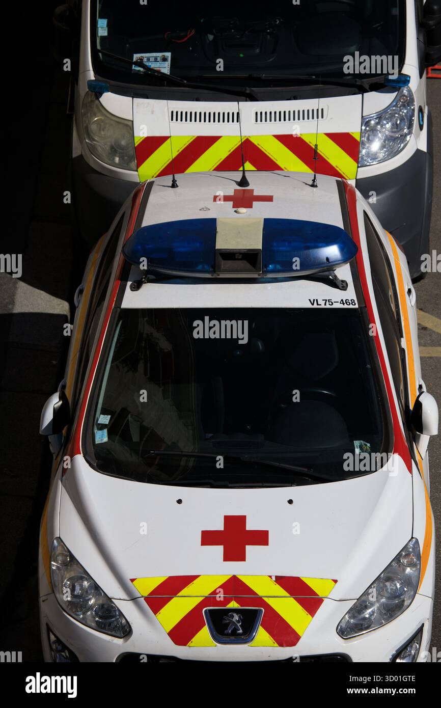 France, région Ile de France, Paris 16ème arrondissement, quai Louis Blériot, véhicules Croix-Rouge française, Banque D'Images