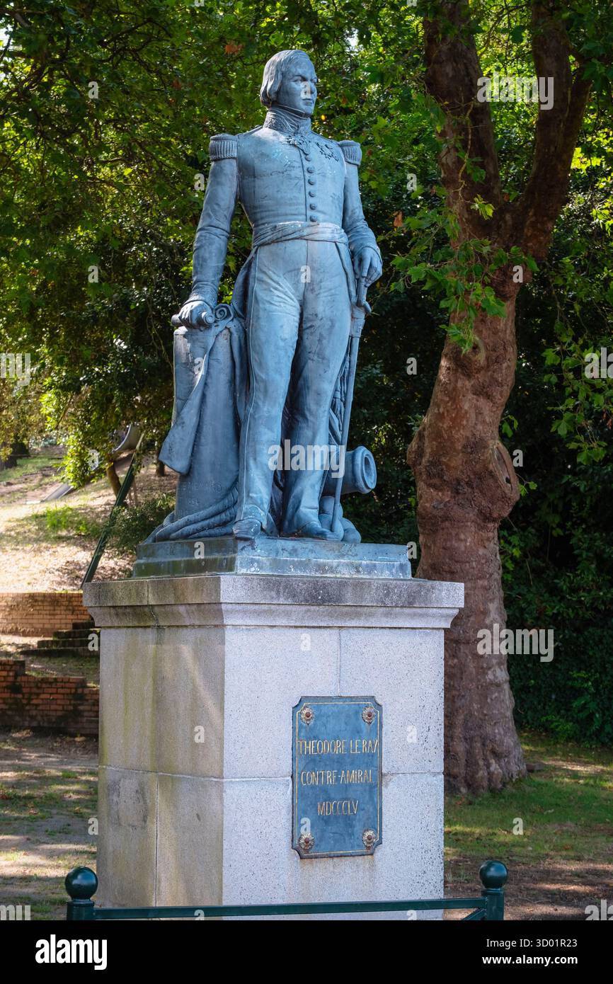France, Loire-Atlantique, Pornic, statue de l'amiral Théodore le Ray (1795-1849), officier de marine et homme politique français Banque D'Images