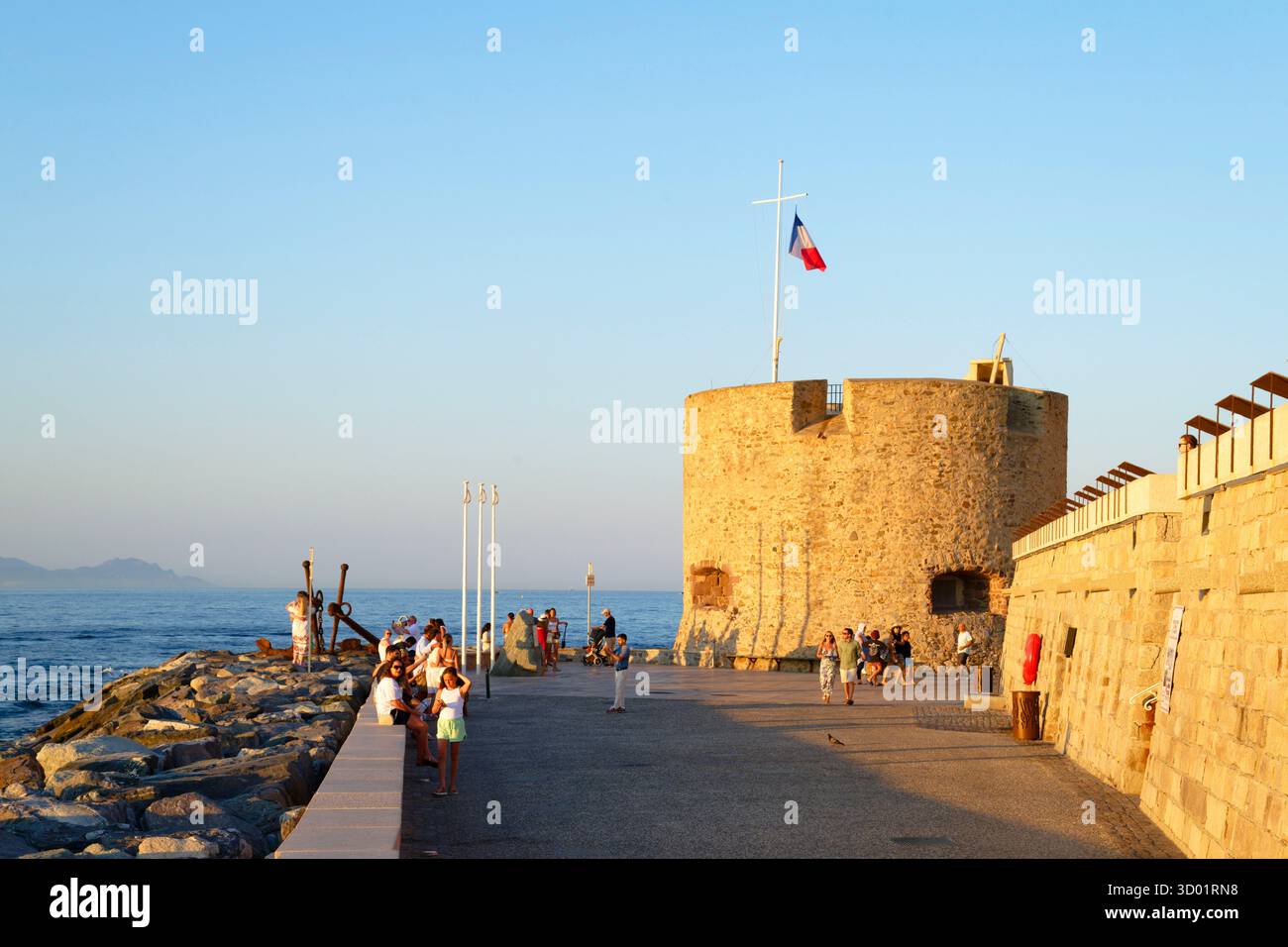 France, Var, Saint Tropez, le vieux port et la Tour Portalet Banque D'Images