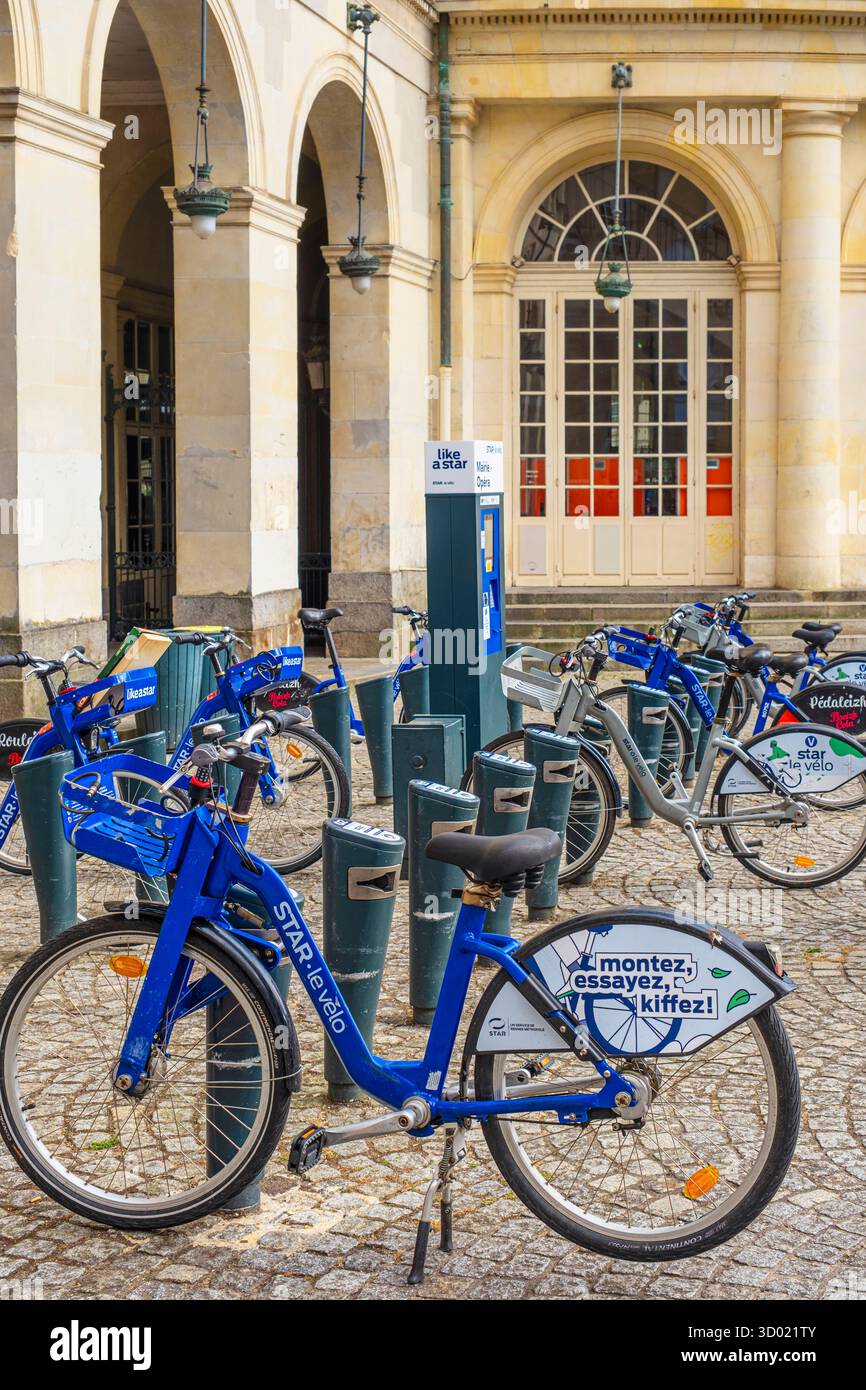 France, Ille-et-Vilaine, Rennes, place de la Mairie, ÉTOILE, le vélo en libre-service mis en place en 2009 Banque D'Images