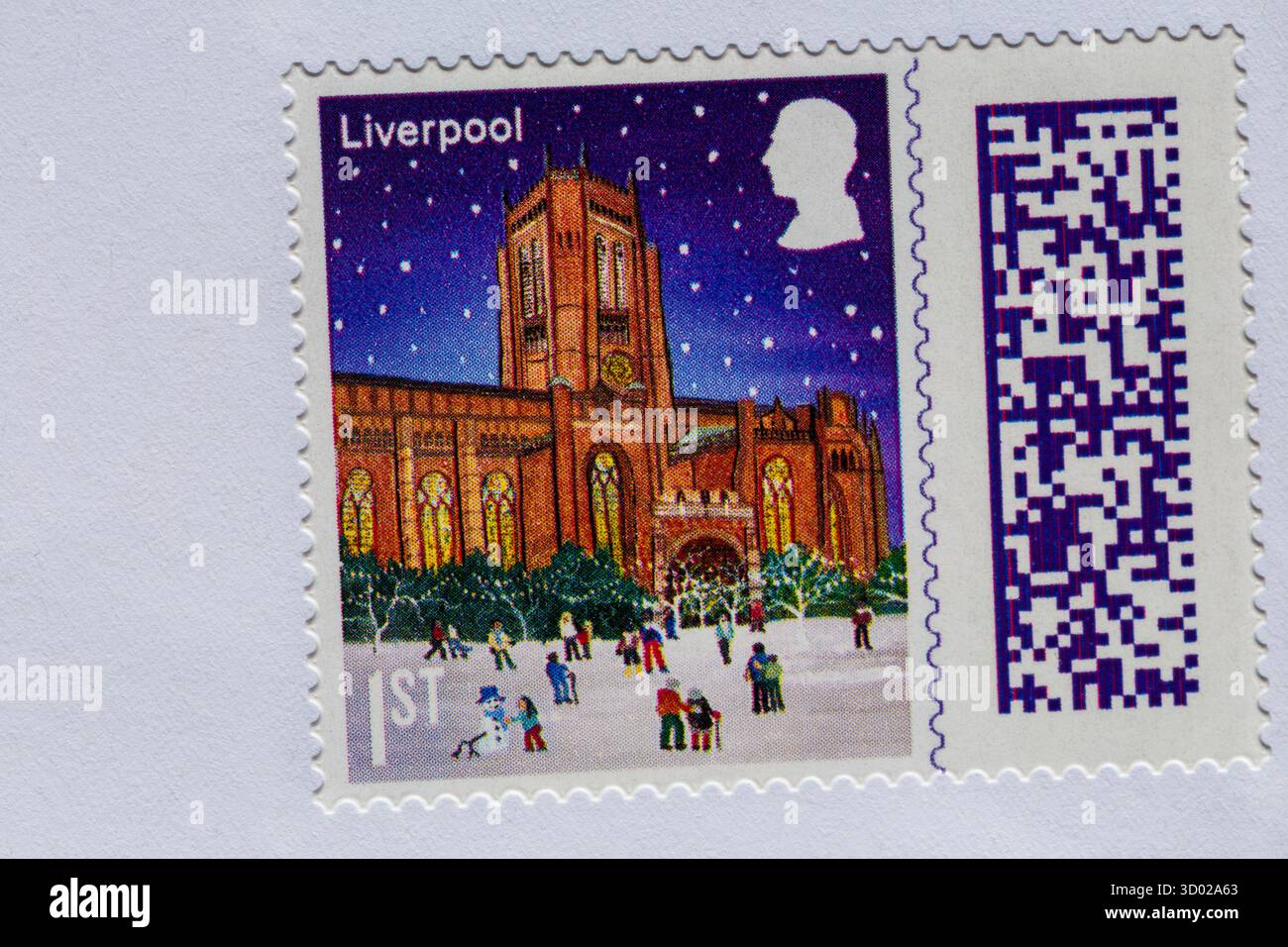 Timbre de Noël de 1e classe collé sur l'enveloppe - timbre à code-barres, timbre à code-barres UK Banque D'Images