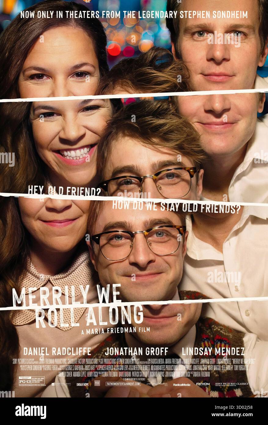 Merrily We Roll Along (2025) réalisé par Richard Linklater et mettant en vedette Jonathan Groff, Lindsay Mendez et Daniel Radcliffe. Un compositeur talentueux abandonne ses racines de Broadway et ses amis pour poursuivre le succès en tant que producteur hollywoodien, raconté dans l'ordre chronologique inverse. Affiche AMÉRICAINE À une feuille POUR USAGE ÉDITORIAL UNIQUEMENT. Crédit : BFA / Sony Pictures Classics Banque D'Images
