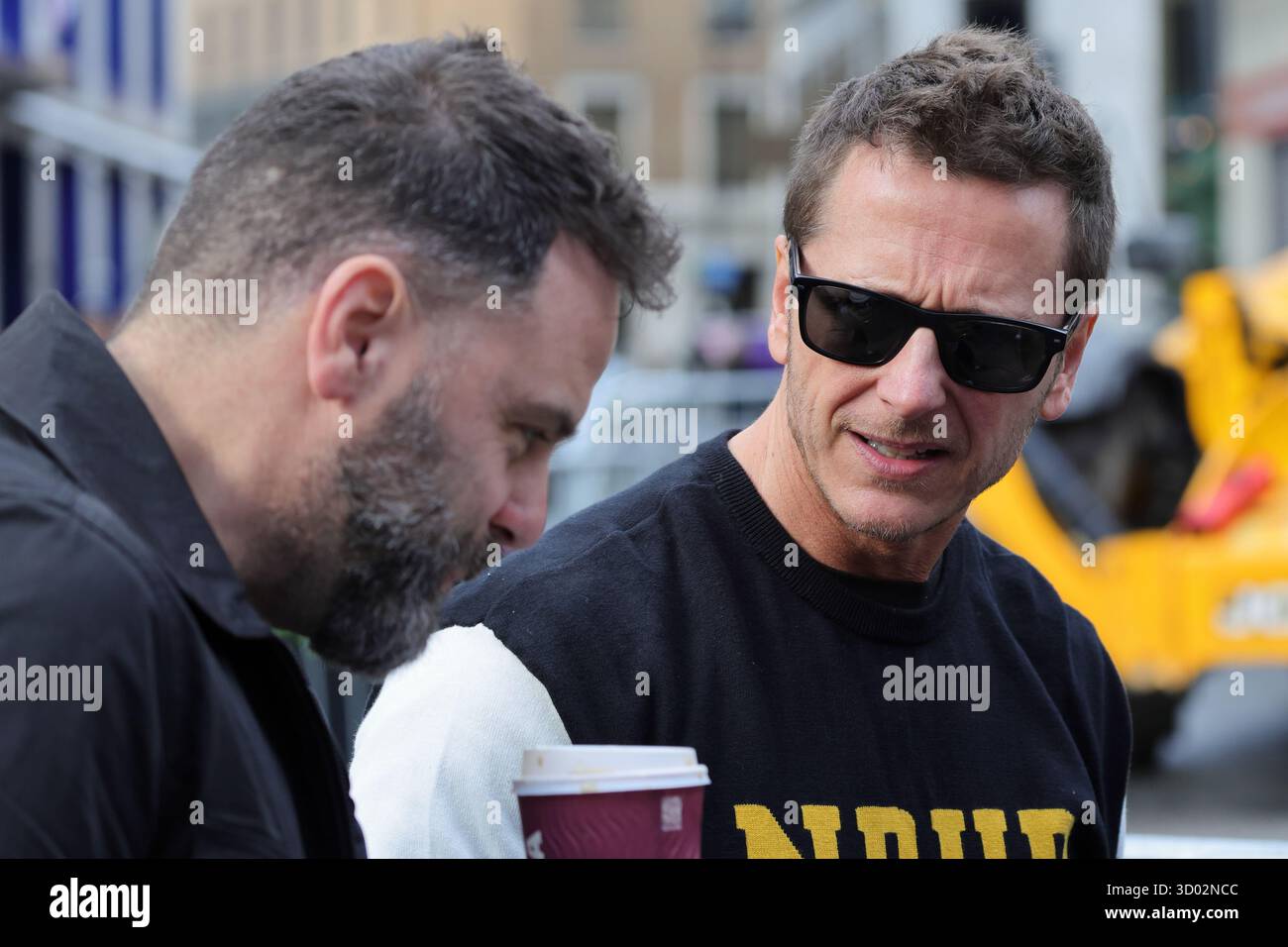 Londres, Royaume-Uni. 21 octobre 2025. Boy Band Five aux studios Global Radio avant leur tournée massive dans les îles britanniques. Les membres originaux, AbZ Love, Scott Robinson, Ritchie Neville, Sean Conlon et Jason Paul Brown se sont réunis après 25 ans. Crédit : Uwe Deffner/Alamy Live News Banque D'Images