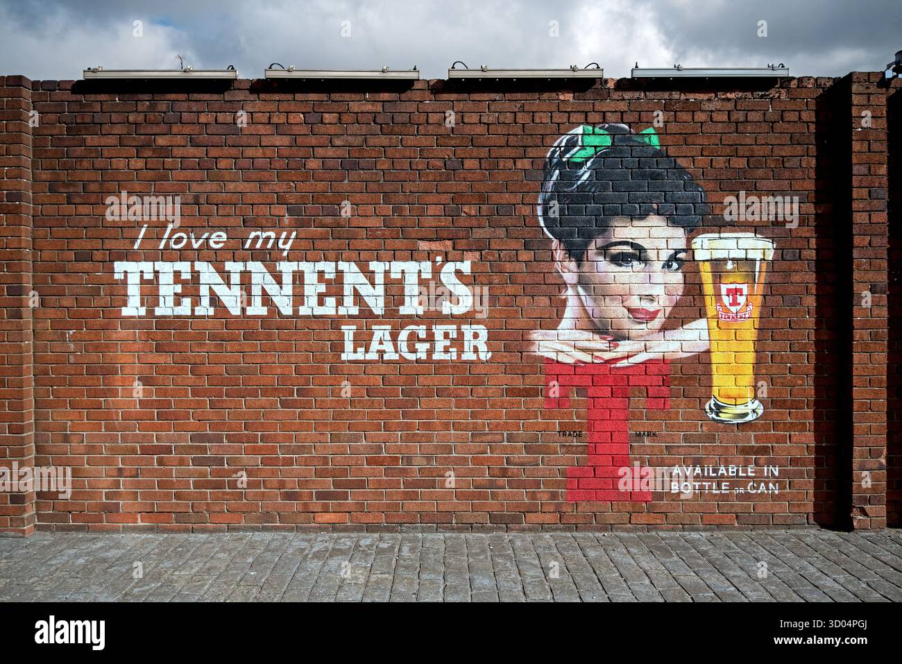 Murale sur le mur des brasseries Tennent Caledonian, Duke Street, Glasgow, Écosse, Royaume-Uni. Banque D'Images