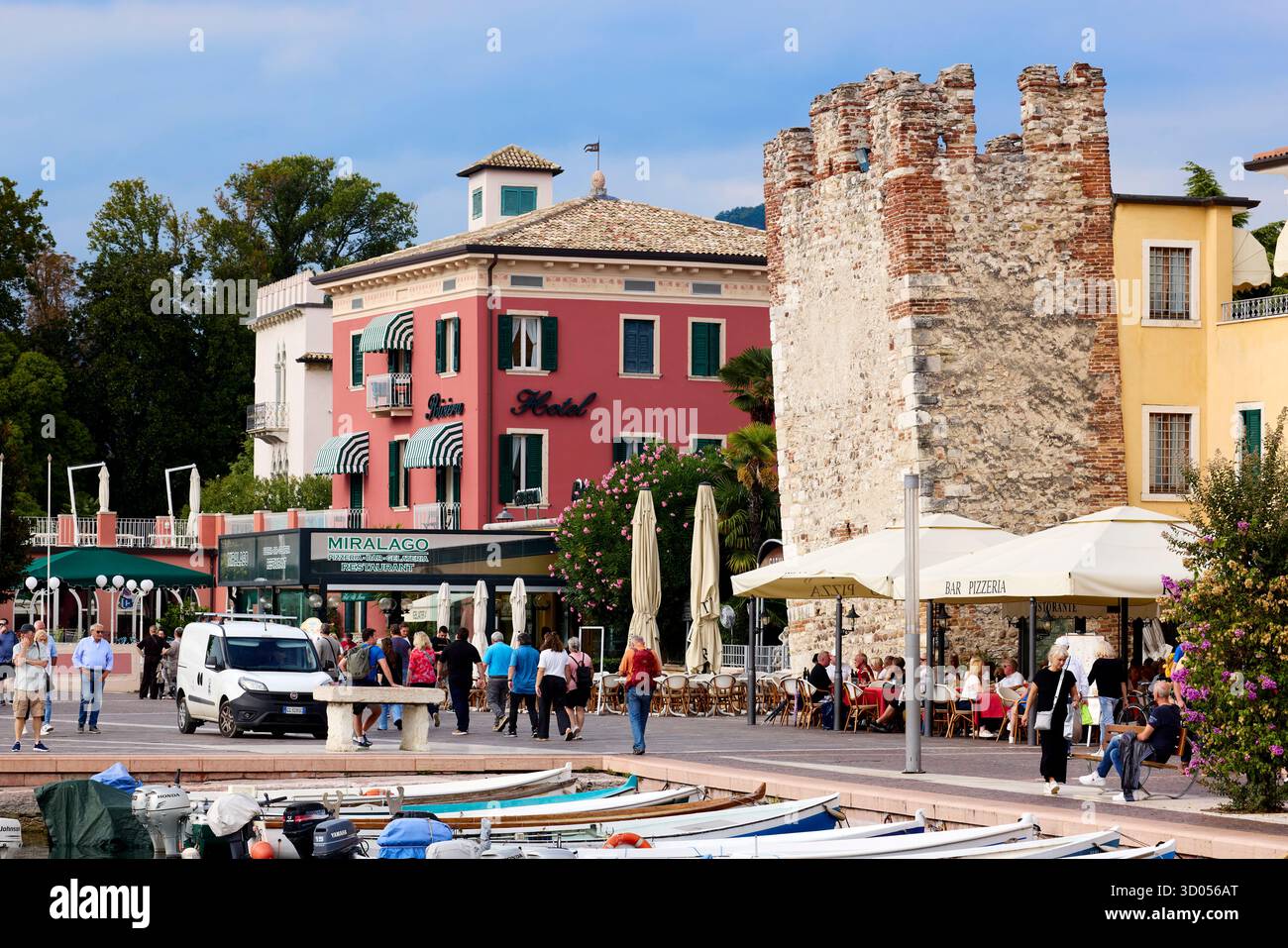 Front de mer de Bardolino, Italie Banque D'Images