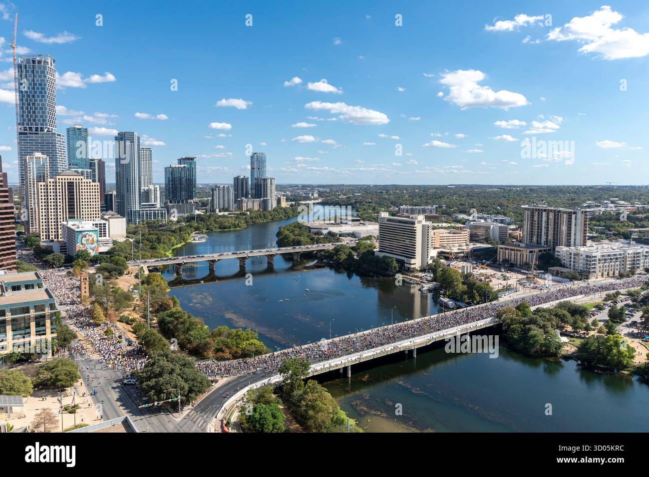 Aucun roi proteste Austin, Texas 18 octobre 2025 avec Ladybird Lake Banque D'Images
