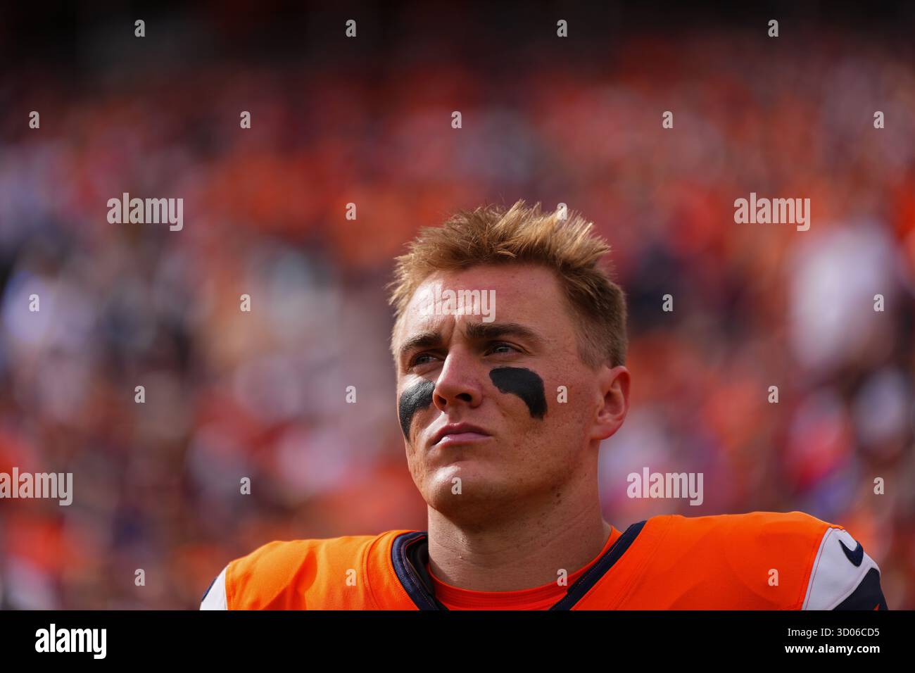 Denver Broncos quarterback Bo Nix looks on against the New York Giants during an NFL football game Sunday, Oct. 19, 2025, in Denver. (AP Photo/Jack Dempsey) Banque D'Images