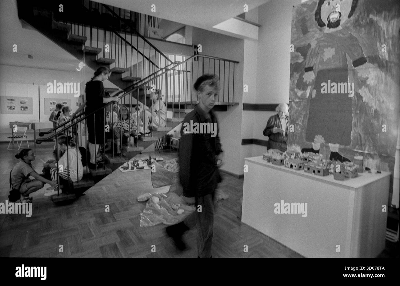 Allemagne, Berlin, 11.8,1992, enfants - spectacle à DOMIZIL, les salles d'exposition du service artistique de l'église protestante de la cathédrale de Berlin Banque D'Images
