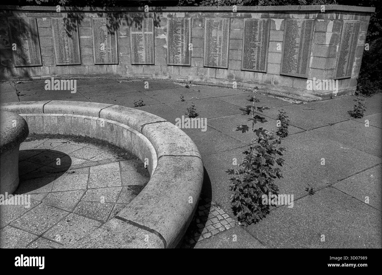 Allemagne, Halle, 5,8.1992, cimetière militaire soviétique à Halle, mur, plaques nominatives des soldats soviétiques tombés au combat Banque D'Images
