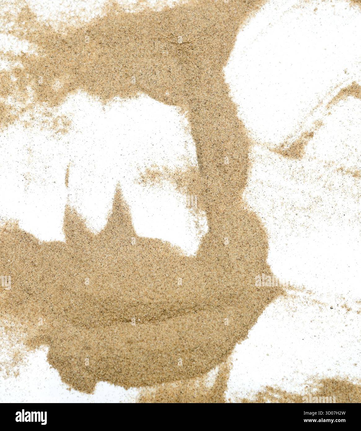 Tas de sable isolé sur fond blanc Banque D'Images