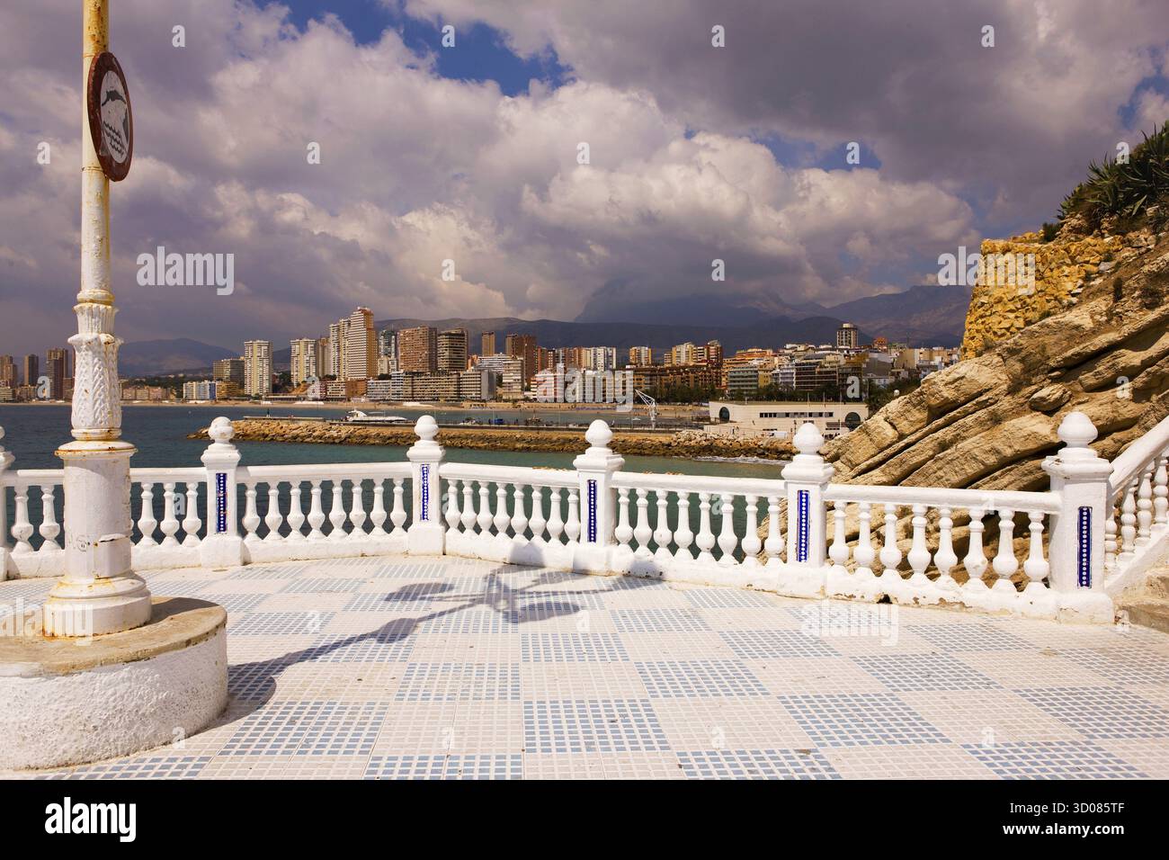 Vue depuis balcon del Mediterraneo, Benidorm, Valence (région), Costa Blanca, Espagne Banque D'Images