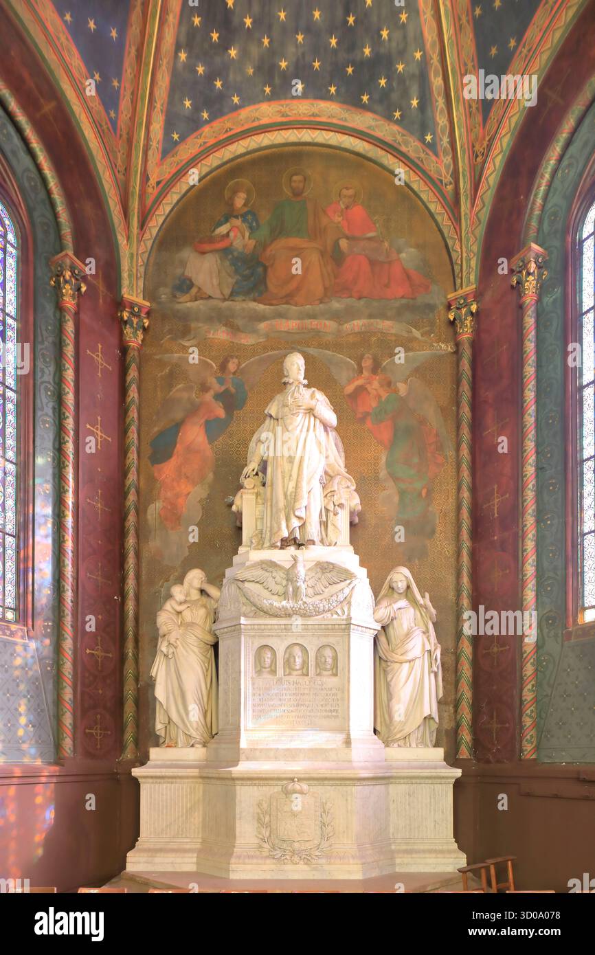 France, Val d'Oise, vallée de Montmorency, Saint Leu la Forêt, église Saint-Leu-Saint-Gilles (1851) reconstruite sur ordre de Napoléon III, monument en marbre blanc à la gloire de Louis Bonaparte représenté en costume de cérémonie Banque D'Images France, Val d'Oise, vallée de Montmorency, Saint Leu la Forêt, église Saint-Leu-Saint-Gilles (1851) reconstruite sur ordre de Napoléon III, monument en marbre blanc à la gloire de Louis Bonaparte représenté en costume de cérémonie Banque D'Images