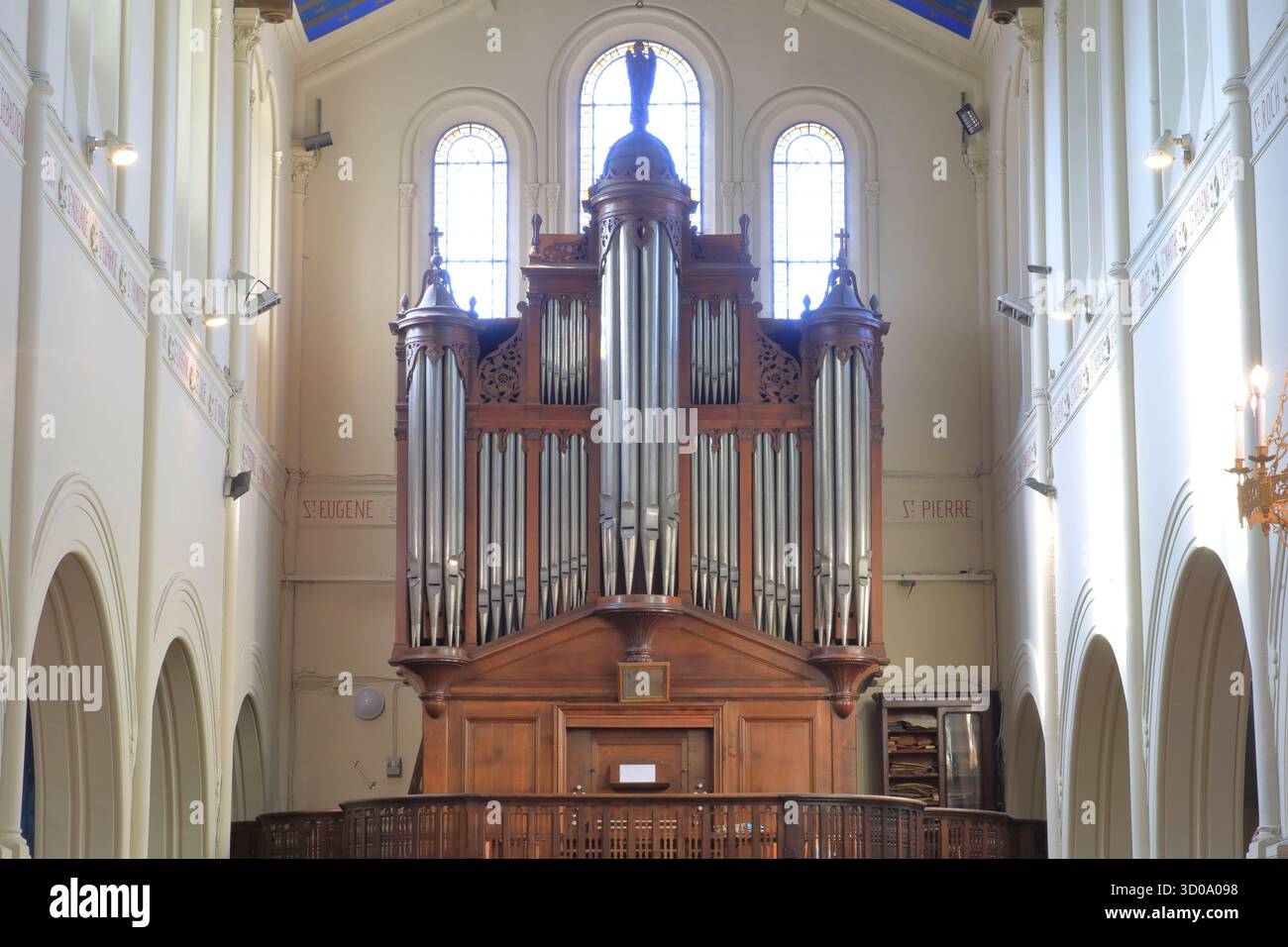 France, Val d'Oise, vallée de Montmorency, Saint Leu la foret, église Saint-Leu-Saint-Gilles (1851), orgue offert par Napoléon III Banque D'Images France, Val d'Oise, vallée de Montmorency, Saint Leu la foret, église Saint-Leu-Saint-Gilles (1851), orgue offert par Napoléon III Banque D'Images