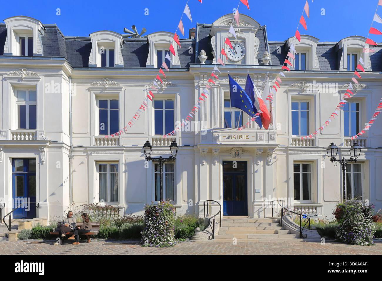 France, Val d'Oise, vallée de Montmorency, Saint Leu la foret, mairie (XVIIIe siècle) Banque D'Images France, Val d'Oise, vallée de Montmorency, Saint Leu la foret, mairie (XVIIIe siècle) Banque D'Images