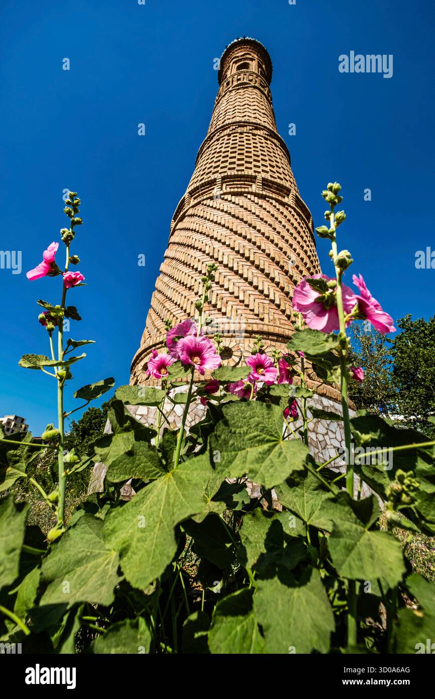 Tadjikistan, province de Sughd, Istaravshan, minaret d'argile Hazrat-i-Shah du mausolée de Khazrati-Shokh Banque D'Images