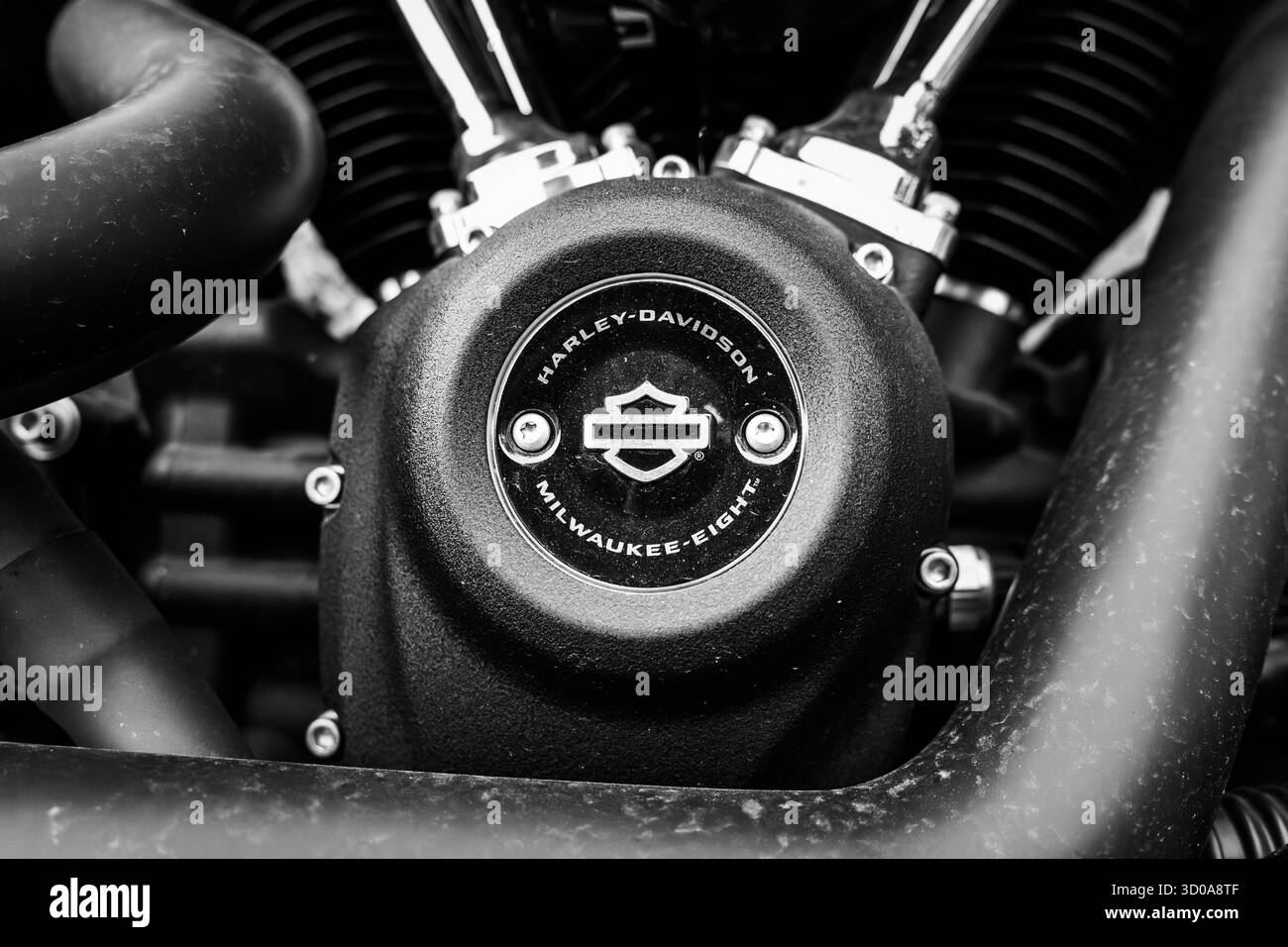 Harley-Davidson Milwaukee-gros plan moteur huit d'une moto. Détail du moteur du modèle Street Bob. Logo signe de la marque de moto américaine. Banque D'Images