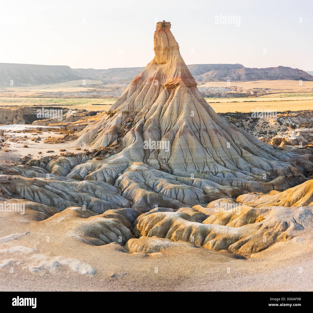 Rocher rocheux érodé Pinnacle de Castildetierra, Bardenas Reales, Espagne Banque D'Images