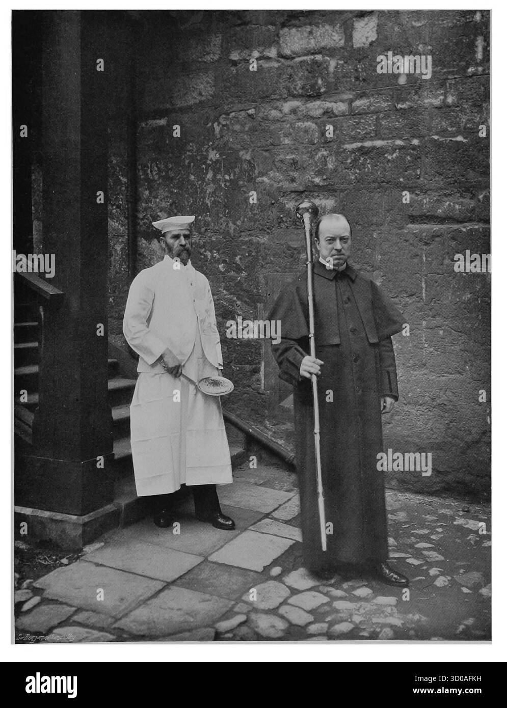 Lancer des crêpes à l'école Westminster. Apporter le Pancake. Photographie d'archive vintage des festivals, cérémonies et coutumes. Par Benjamin Stone, 1890s -1900s Banque D'Images