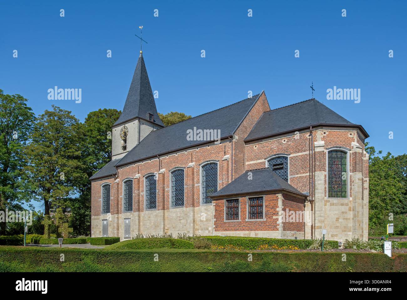 Église Saint Giles du XVIIIe siècle / Sint-Egidiuskerk dans le village Groot-Bijgaarden près de Dilbeek, Brabant flamand, Belgique Banque D'Images