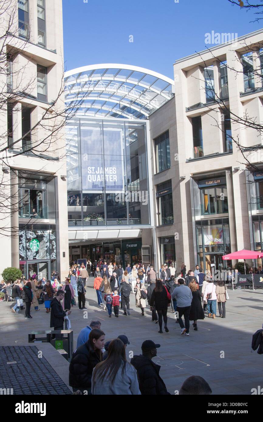Vue sur le centre commercial St James Quarter à Édimbourg au Royaume-Uni Banque D'Images
