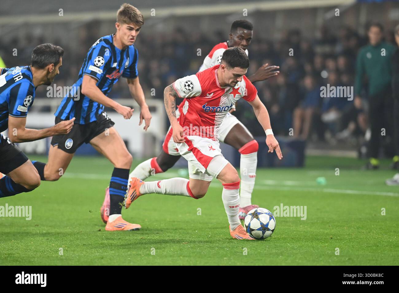 Bergame, Italie. 22 octobre 2025. Christos Zafeiris (slavia praga) en actio pendant Atalanta BC vs SK Slavia Praha, match de football de l'UEFA Champions League à Bergame, Italie, 22 octobre 2025 crédit : Agence photo indépendante/Alamy Live News Banque D'Images