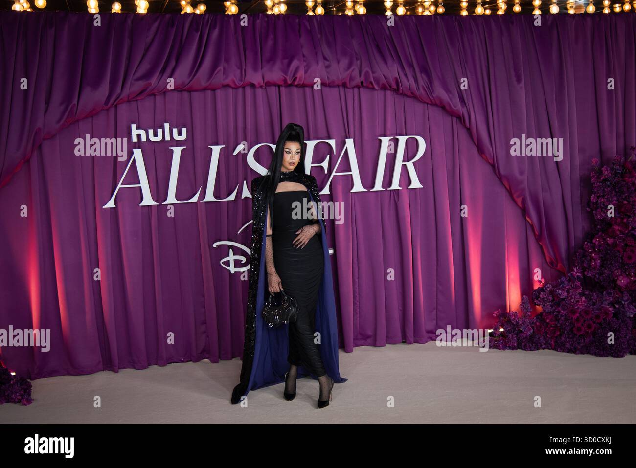 Londres, Royaume-Uni. 22 octobre 2025. TIA Kofi assiste à la première londonienne de « All's Fair » à l'Odeon luxe Leicester Square. Crédit : SOPA images Limited/Alamy Live News Banque D'Images