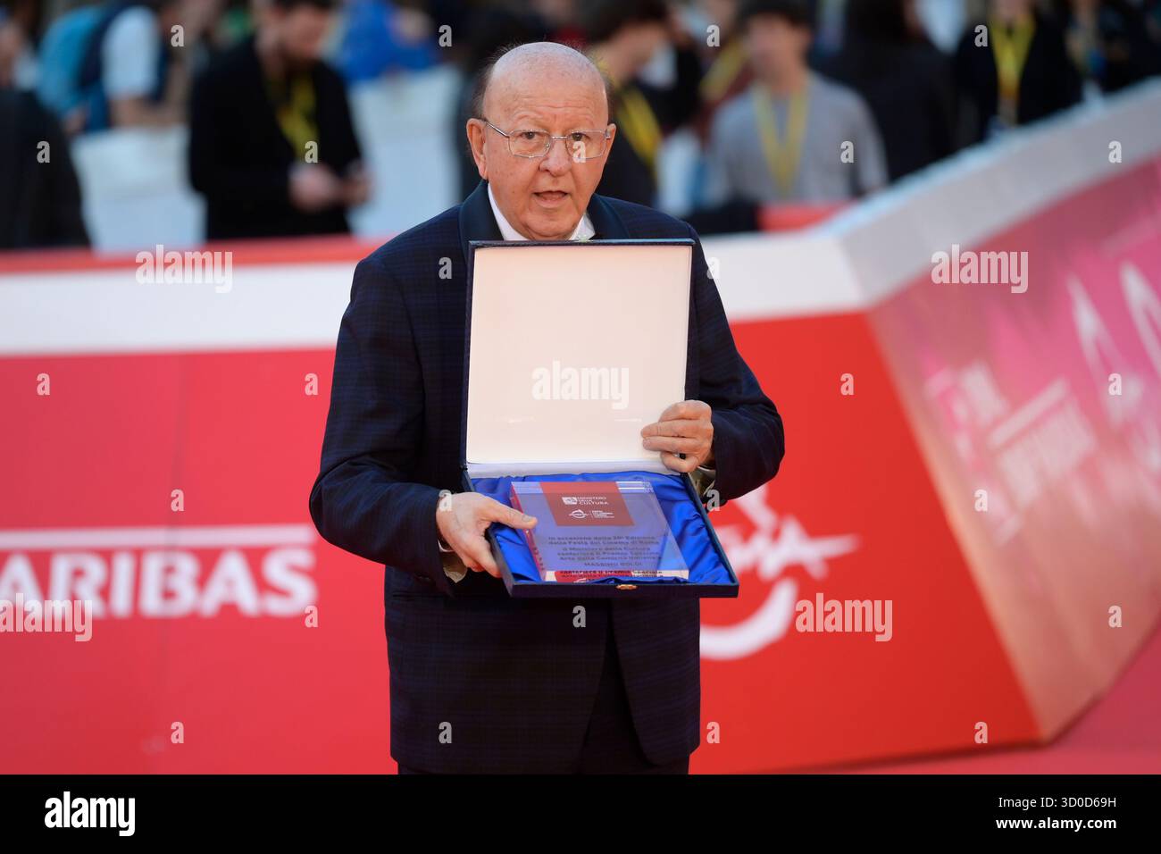 Rome, Italie. 22 octobre 2025. Massimo Boldi assiste au tapis rouge de Omaggio anni 80 e 90 lors du Rome film Fest 2025 à l'Auditorium Parco della Musica. (Photo de Mario Cartelli/SOPA images/SIPA USA) crédit : SIPA USA/Alamy Live News Banque D'Images