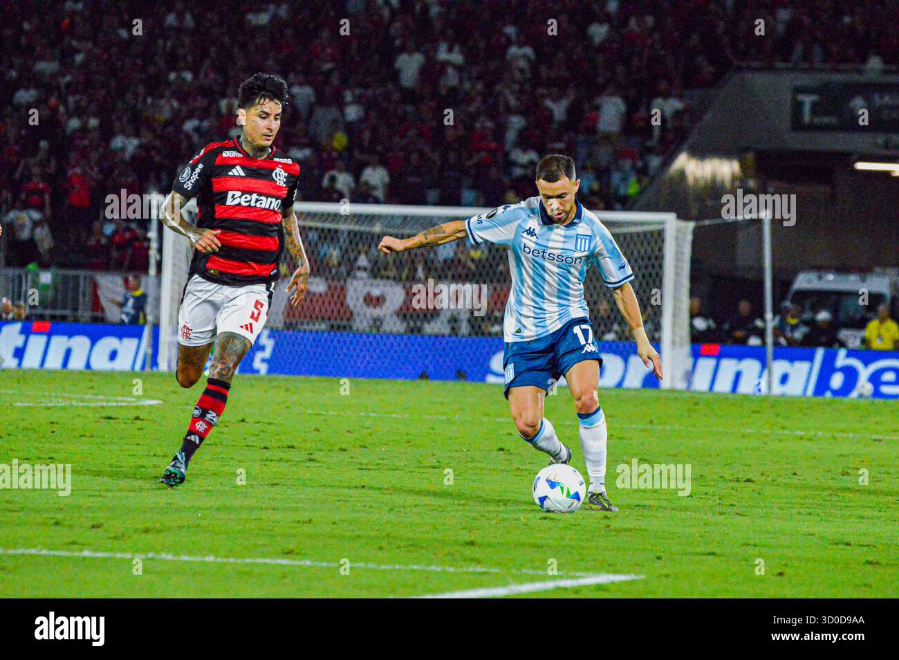 23 octobre 2025, Rio de Janeiro, Rio de Janeiro, Brésil : rio de janeiro (rj), 10/22/2025 - sport/libertadores/brazil/flamengo/rj - rencontre du joueur lors du match entre flamengo et Racing, valable pour la demi-finale des libertadores 2025 qui se tient au stade maracana dans la ville de rio de janeiro, ce mercredi 22 octobre 2025. (Crédit image : © Gabby Costa/TheNEWS2 via ZUMA Press Wire) USAGE ÉDITORIAL SEULEMENT ! Non destiné à UN USAGE commercial ! Banque D'Images 23 octobre 2025, Rio de Janeiro, Rio de Janeiro, Brésil : rio de janeiro (rj), 10/22/2025 - sport/libertadores/brazil/flamengo/rj - rencontre du joueur lors du match entre flamengo et Racing, valable pour la demi-finale des libertadores 2025 qui se tient au stade maracana dans la ville de rio de janeiro, ce mercredi 22 octobre 2025. (Crédit image : © Gabby Costa/TheNEWS2 via ZUMA Press Wire) USAGE ÉDITORIAL SEULEMENT ! Non destiné à UN USAGE commercial ! Banque D'Images